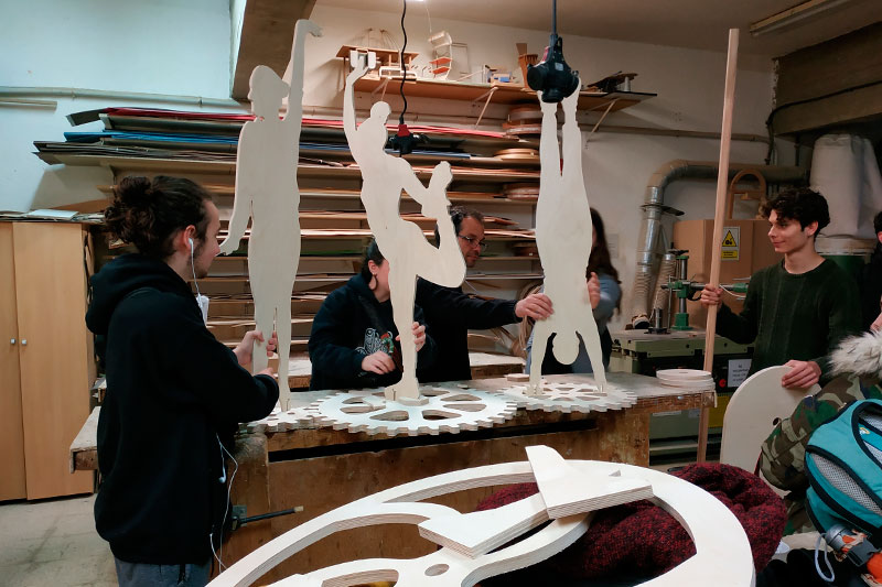 Visita la instal·lació “Mou-me i dansa amb mi”