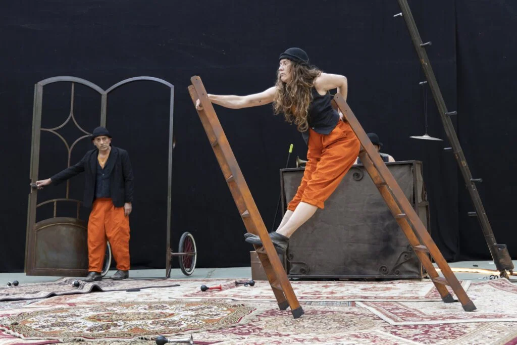 Fly Me to the Moon_Leandre Clown